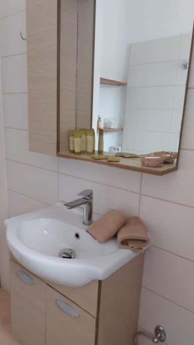 Old Port View Apartment, Διαμέρισμα Στο Κέντρο 2 Υπνοδωματίων Corfu  ภายนอก รูปภาพ